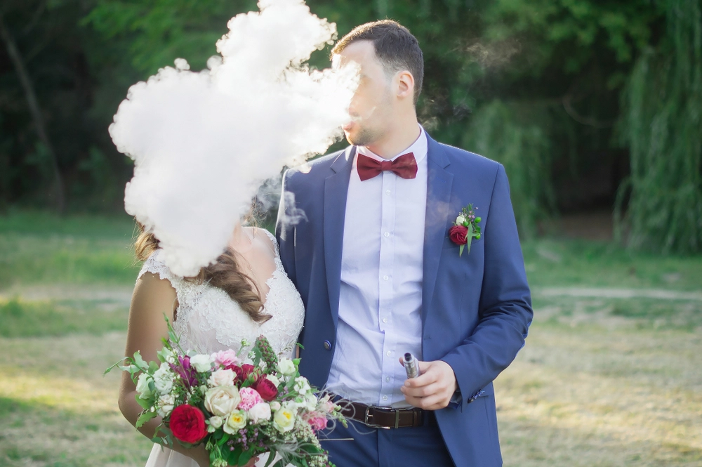 A New Vaping Trend in 2022: Vape Wedding Photos